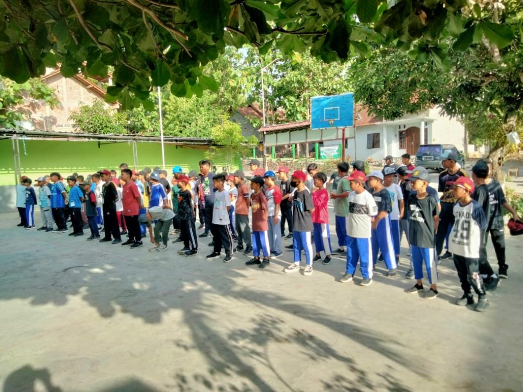Antusiasme 172 Siswa Mengikuti Latihan Dasar Baris-berbaris Perdana di SDIT Ibnu Mas’ud Wates